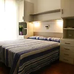 Aquila Hotell 2*